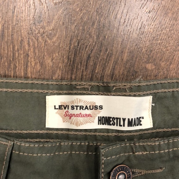 NWT Levi Strauss Green Shorts Size 10 - Picture 6 of 6